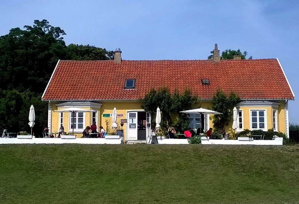 photo of resturant portofino in the summer